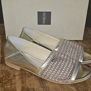 Italy Luxury Flats Platinum Gold Glitter Leather size 37 / US 7